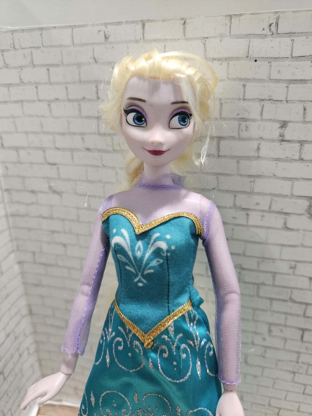 Disney Store Frozen Elsa Doll Articulated Teal Purple Coronation Dress 12 Inch